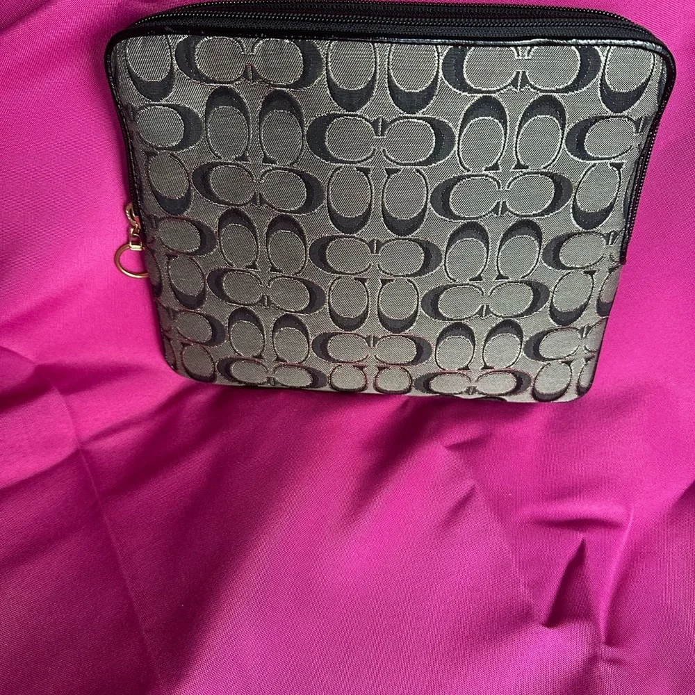 Coach tablet holder